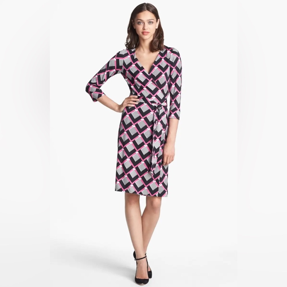 Chic Geometric Patterned Wrap Dress - image 1